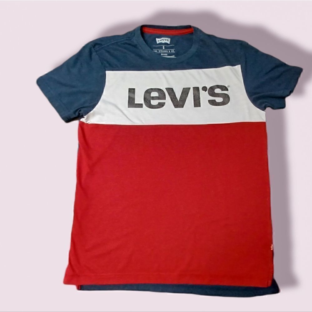 Levi's men's Tshirt Size S